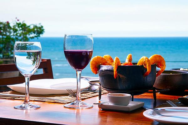 Contro la dittatura del pranzo al mare