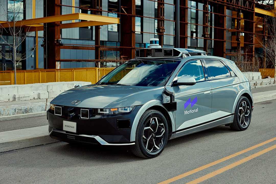 Uber Eats lancia il servizio di consegna tramite robot e veicoli autonomi