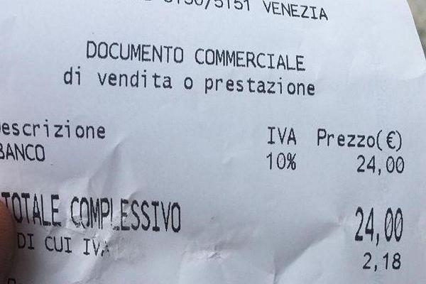 Venezia, paga 24 euro per due caffè al banco: “Ero scioccata”