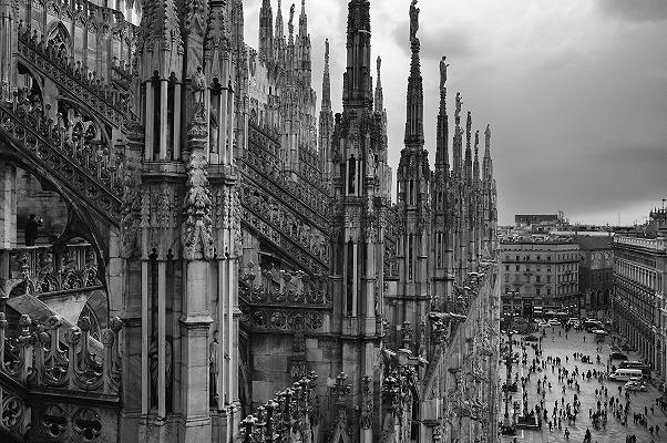 Siccità: Milano invita a ridurre l’uso di acqua potabile e chiude tutte le fontane