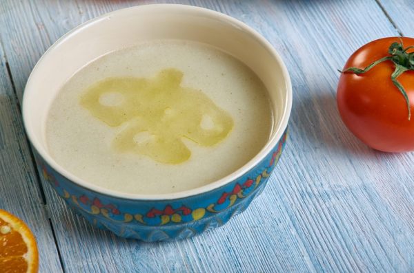 zuppa di semolino in una ciotola