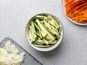 zucchine tagliate a bastoncino