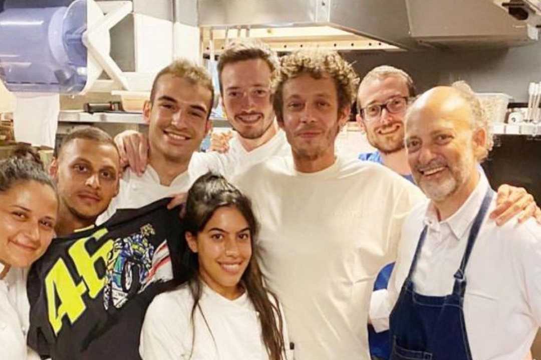 Senigallia, Valentino Rossi e compagna si concedono una cena al ristorante di Moreno Cedroni