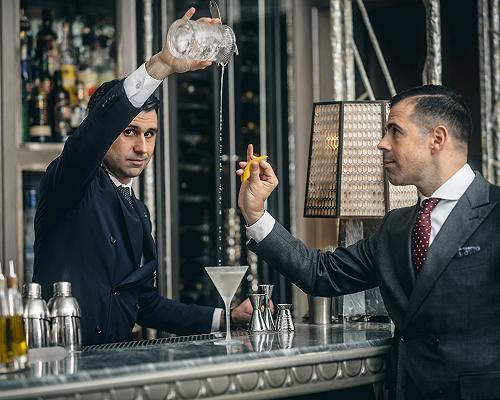 Il miglior bar al mondo parla italiano: come e cosa si beve al “Connaught Bar” di Londra