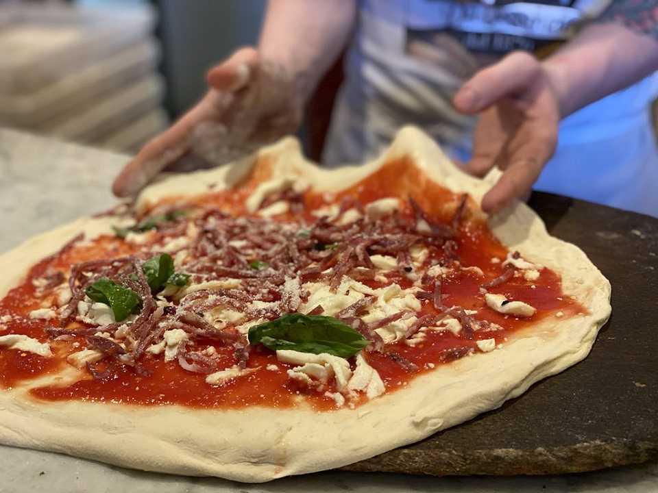 Antica Pizzeria Da Michele offre lavoro agli ex dipendenti di Domino’s Pizza