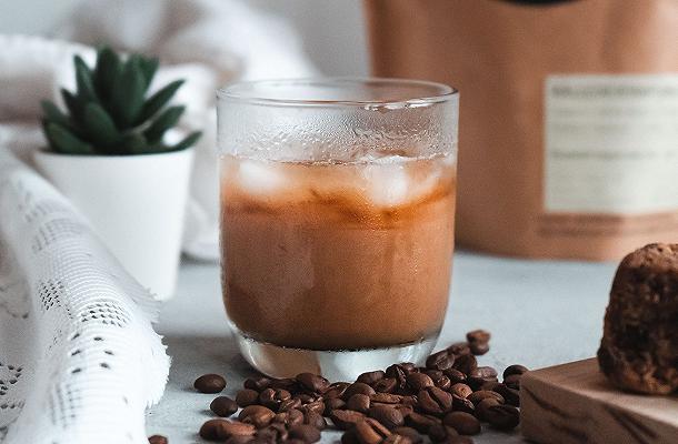 Tutte le differenze tra caffè freddo e cold brew