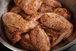 ali di pollo in marinatura