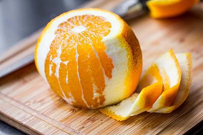 Pelate l'arancia