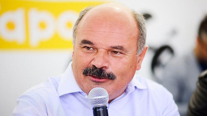 Oscar Farinetti e la provocazione sui rincari energetici: “Faremo dieta mangiando le bollette”