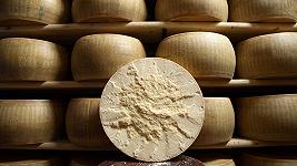 Parmigiano Reggiano minacciato dal caro prezzi: i costi di produzione salgono del 50%