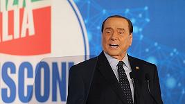 Silvio Berlusconi riallaccia i rapporti con Vladimir Putin con l’aiuto di 20 bottiglie di vodka