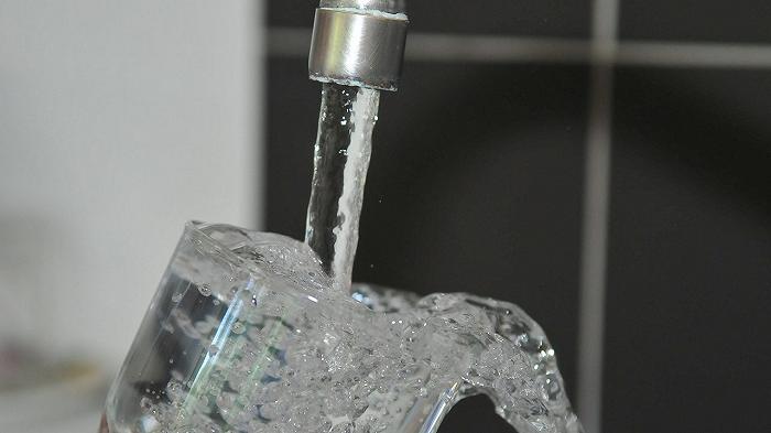 Acqua del rubinetto contaminata a Torino? No, era una bufala e si pensa a possibili denunce