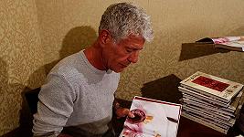 Anthony Bourdain: la sua biografia non autorizzata non mette in buona luce Asia Argento