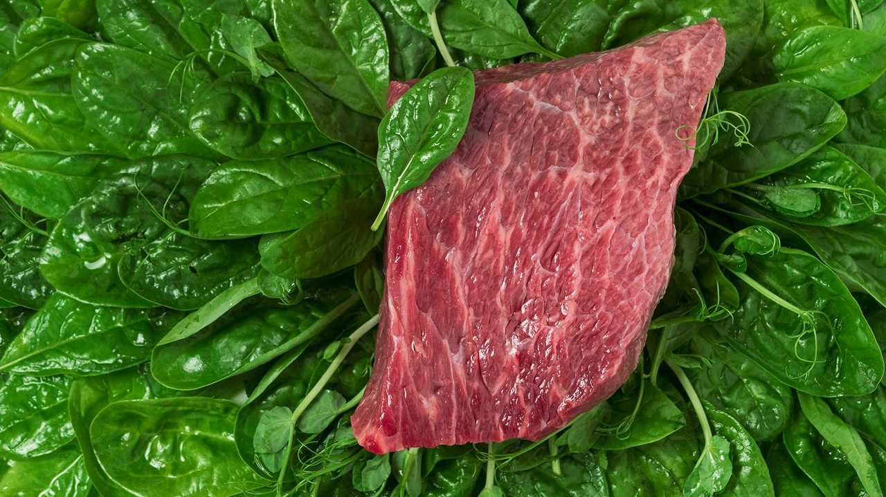 I Tedeschi non hanno mai mangiato così poca carne: è l’era dei vegetariani?
