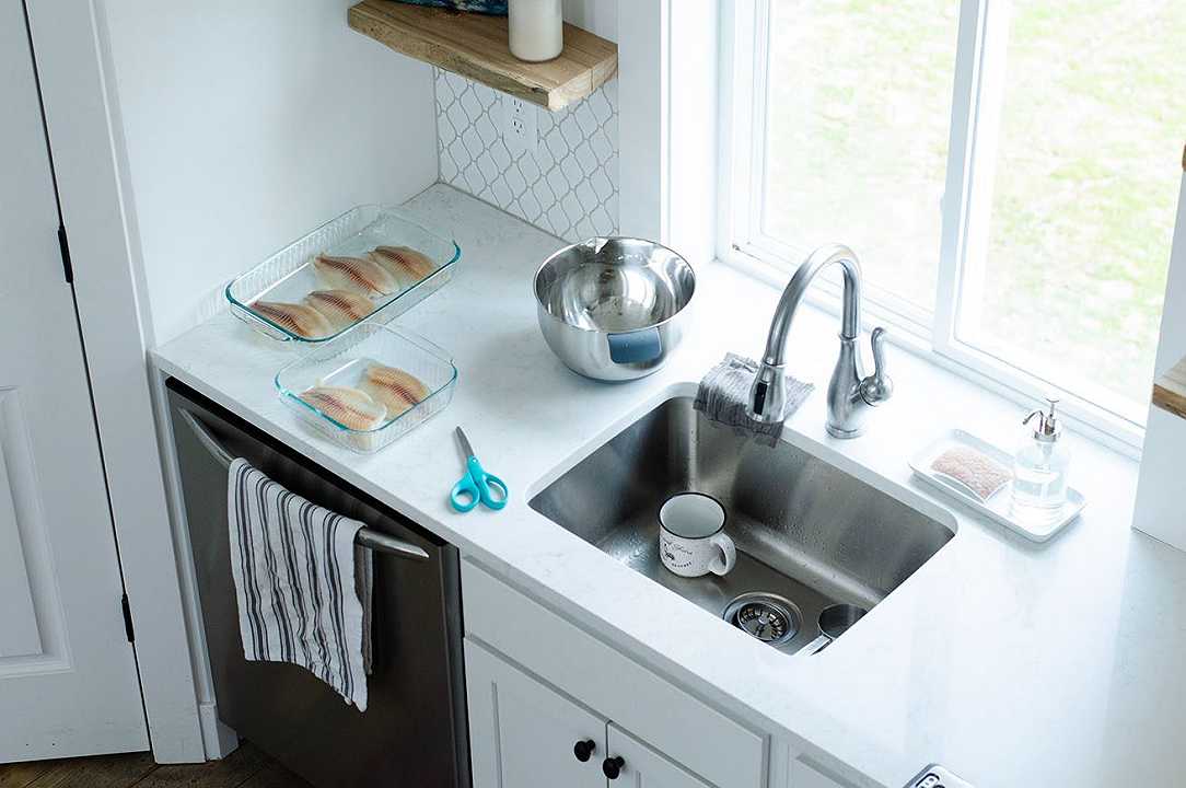 6 cose da non lasciare mai sotto il lavello della cucina