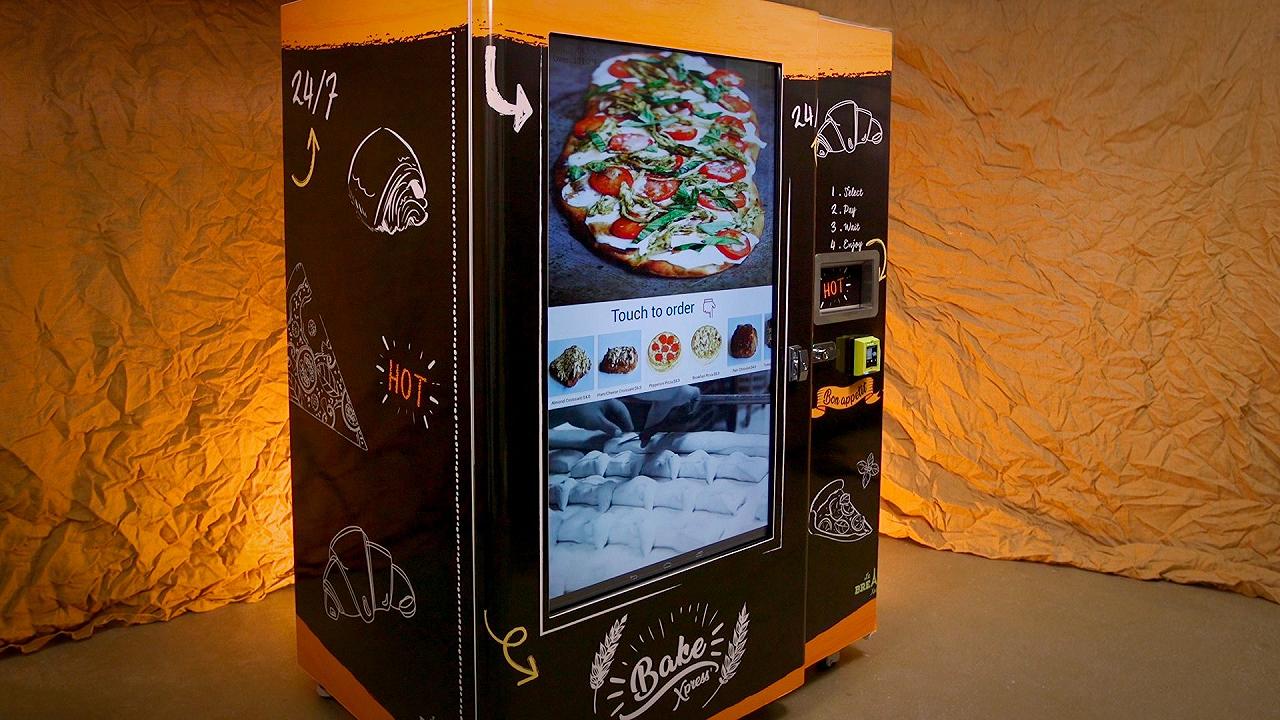 Dubai, una startup installa in tutta la città robot che erogano del pane gratuitamente