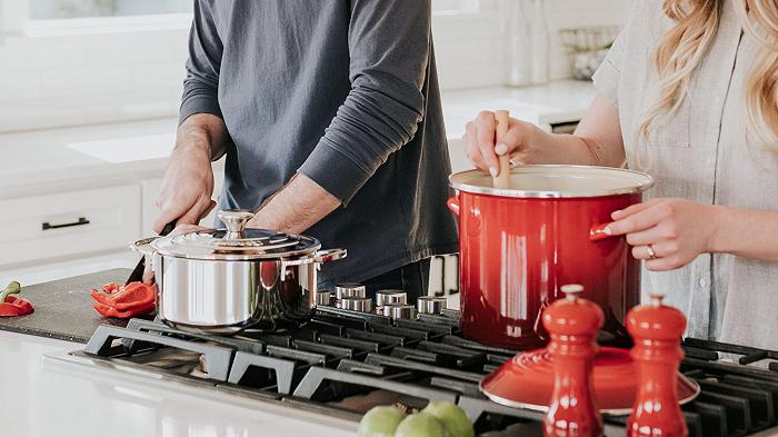 Quando tenere (o no) il coperchio sulla pentola, mentre si cucina