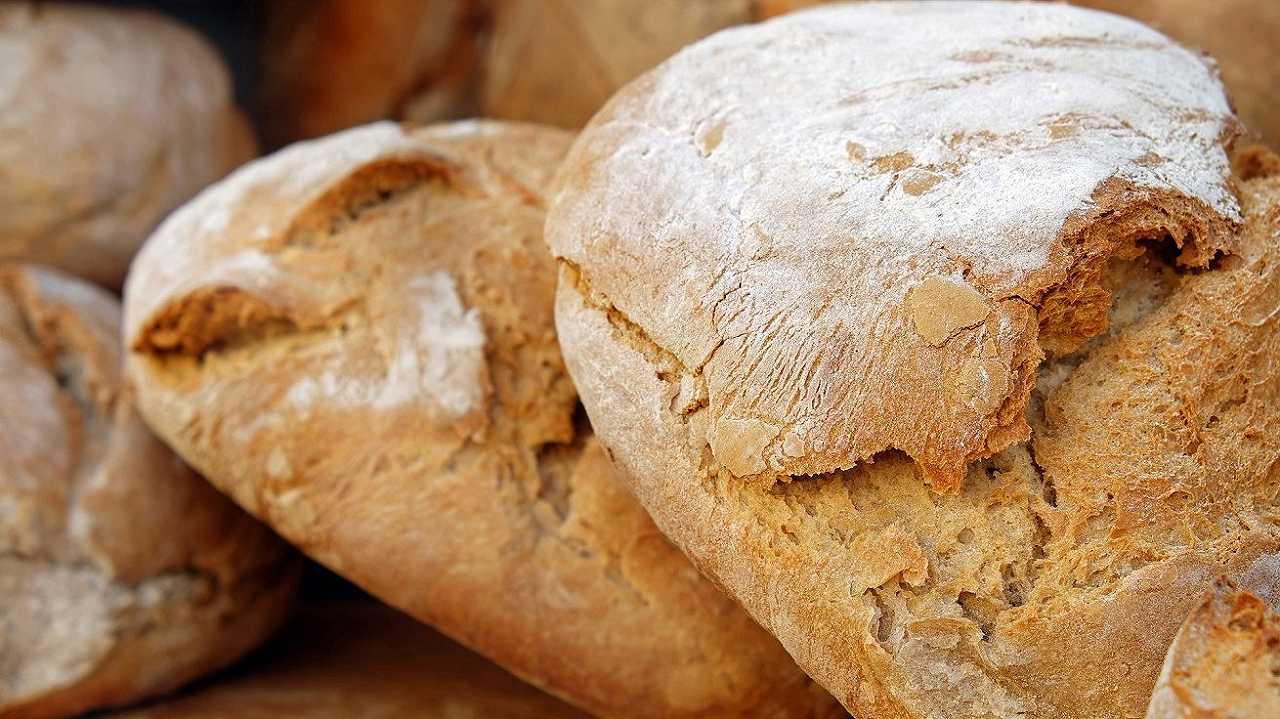 Pane, gli aumenti ai prezzi costano agli italiani oltre 900 milioni di euro