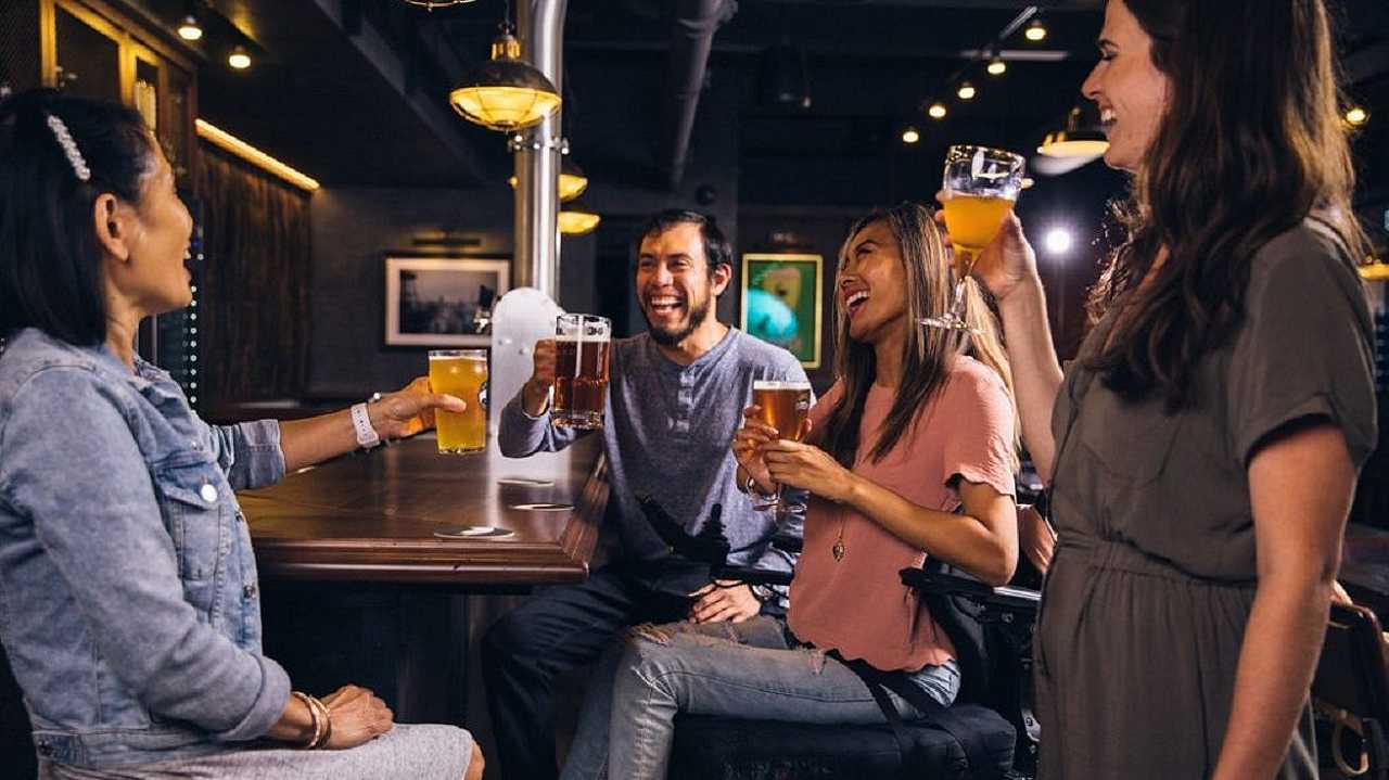 Regno Unito: in un terzo delle visite ai pub non si consumano alcolici, dice uno studio