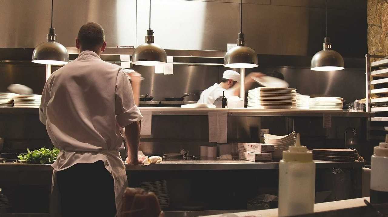 Stati Uniti, ristorante tratteneva le mance dei dipendenti: dovrà pagare oltre 150 mila dollari