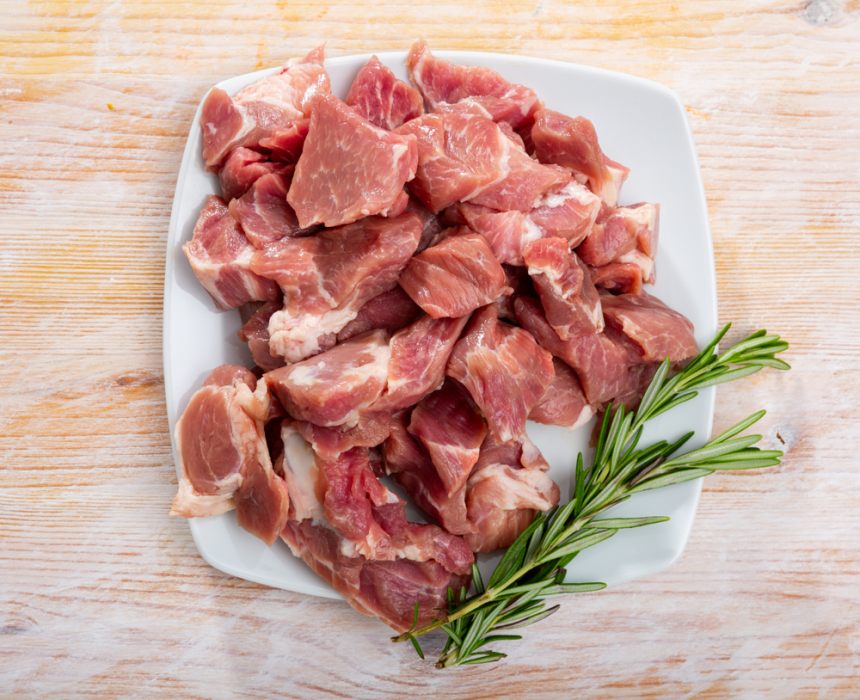 Spezzatino di maiale alla birra, un metodo semplice per una cottura