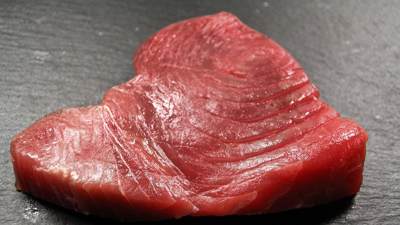 Belluno: mangiano del tonno fresco al ristorante, intossicati a causa della sindrome sgombroide