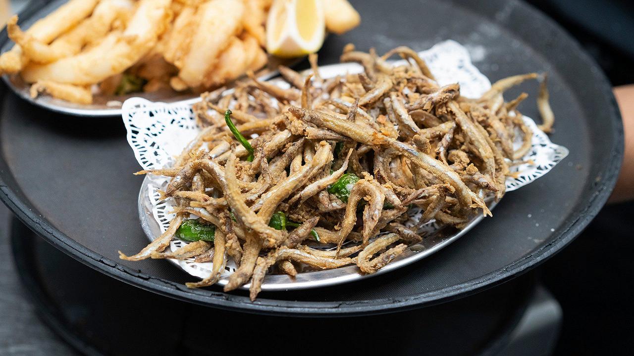 Bianchetti fritti con un’impanatura speziata