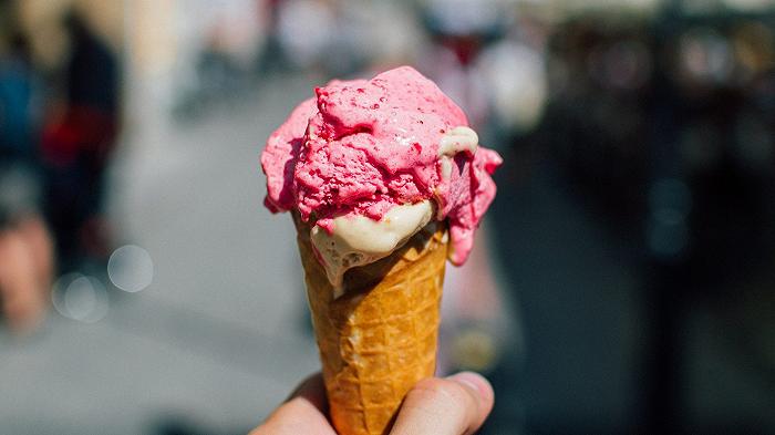 Il gelato per la Festa della Donna fa esultare l’assessore comunale