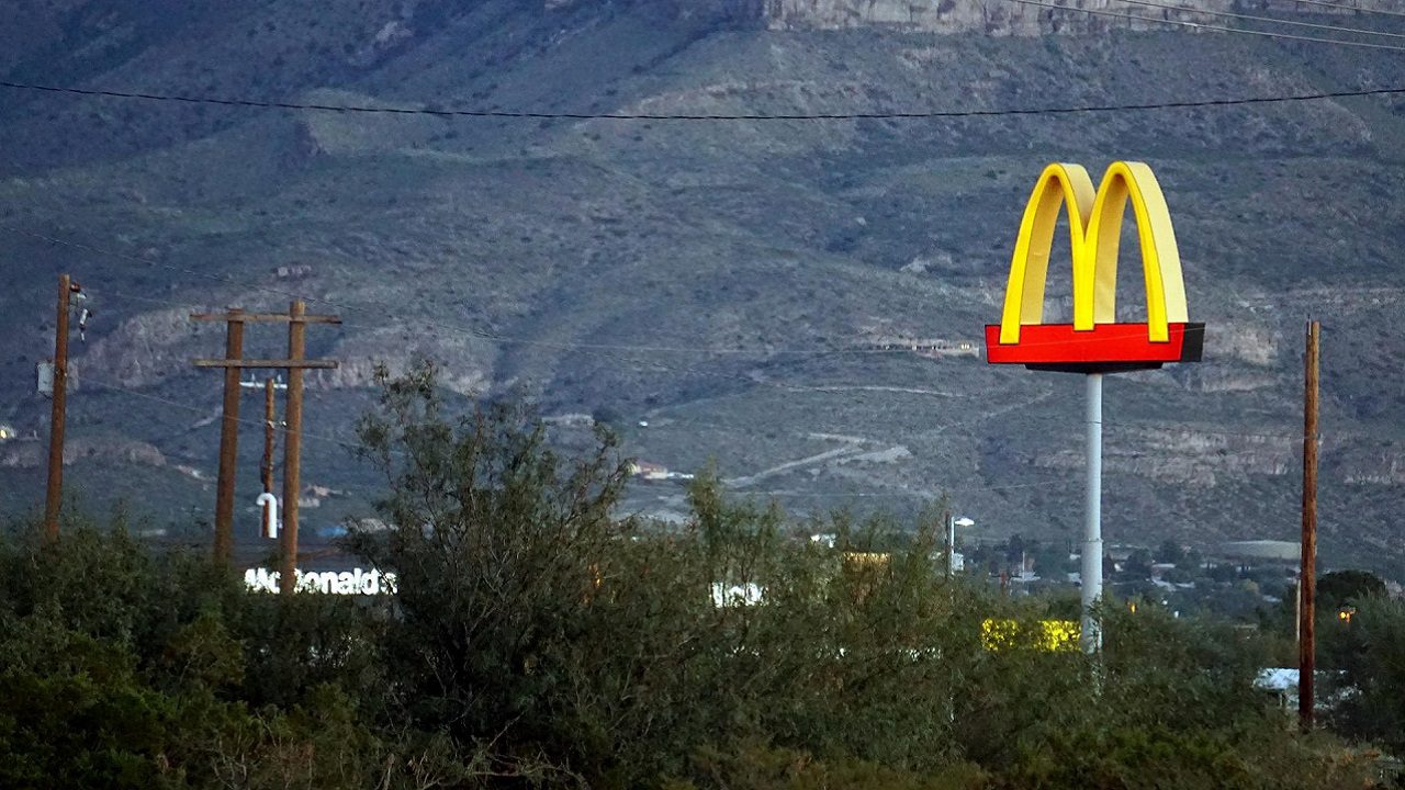 McDonald’s apre alle nuove assunzioni: si cercano 12 mila dipendenti