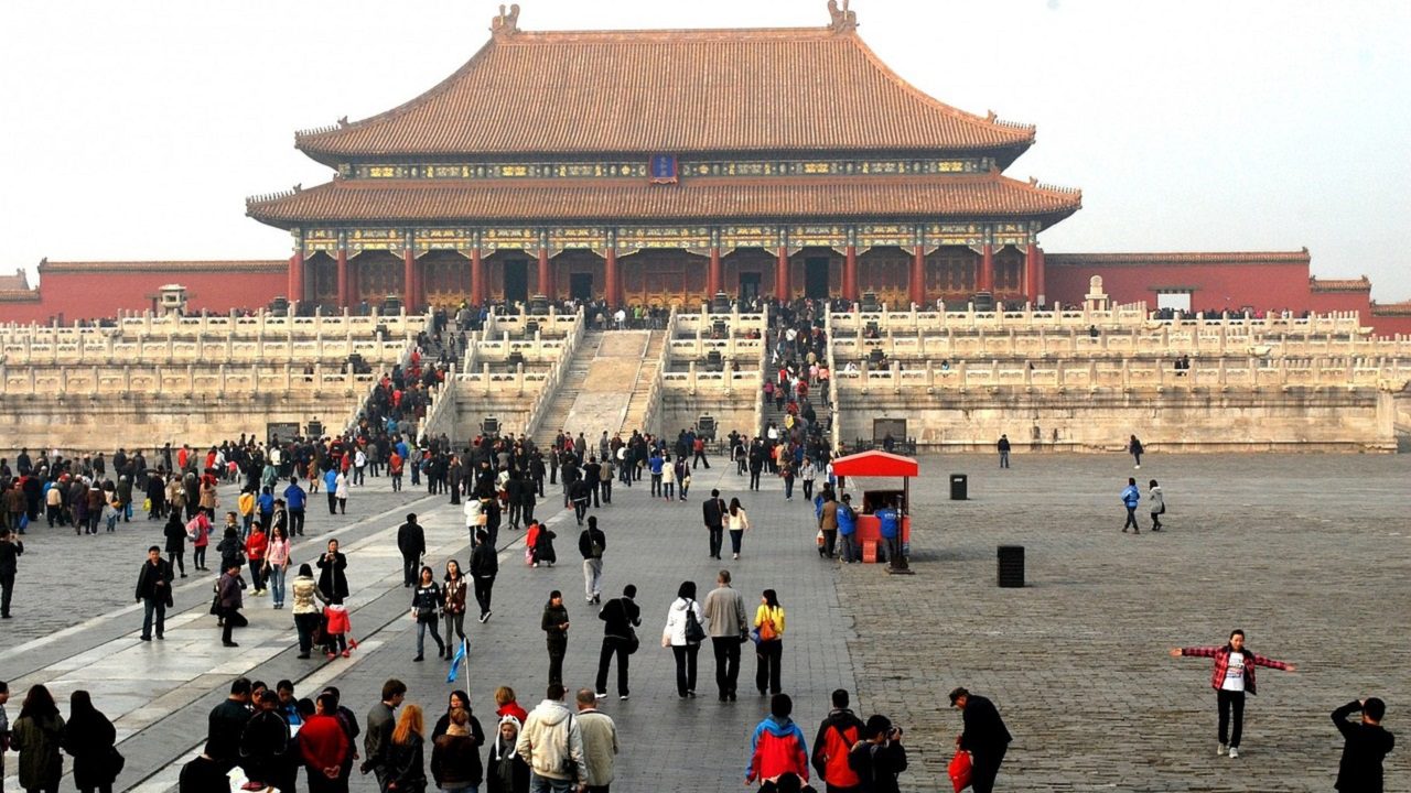 Pechino protesta contro le restrizioni anti Covid: “Vogliamo mangiare, non vogliamo i test”