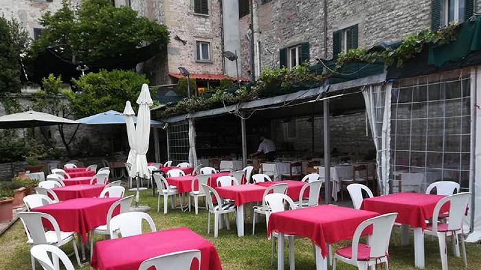 Gubbio e l’intossicazione da tonno: arriva la smentita del ristorante