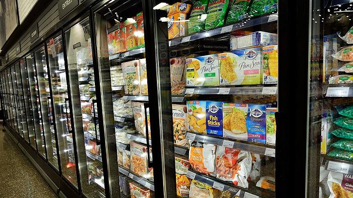 Regno Unito, i cittadini reagiscono all’inflazione acquistando più prodotti surgelati