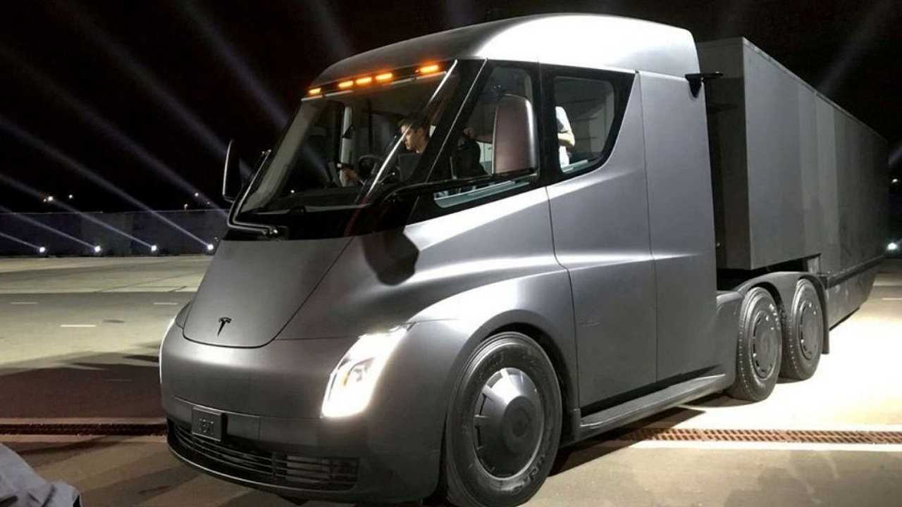 Pepsi riceverà da Tesla i primi camion elettrici per le consegne il 1 dicembre