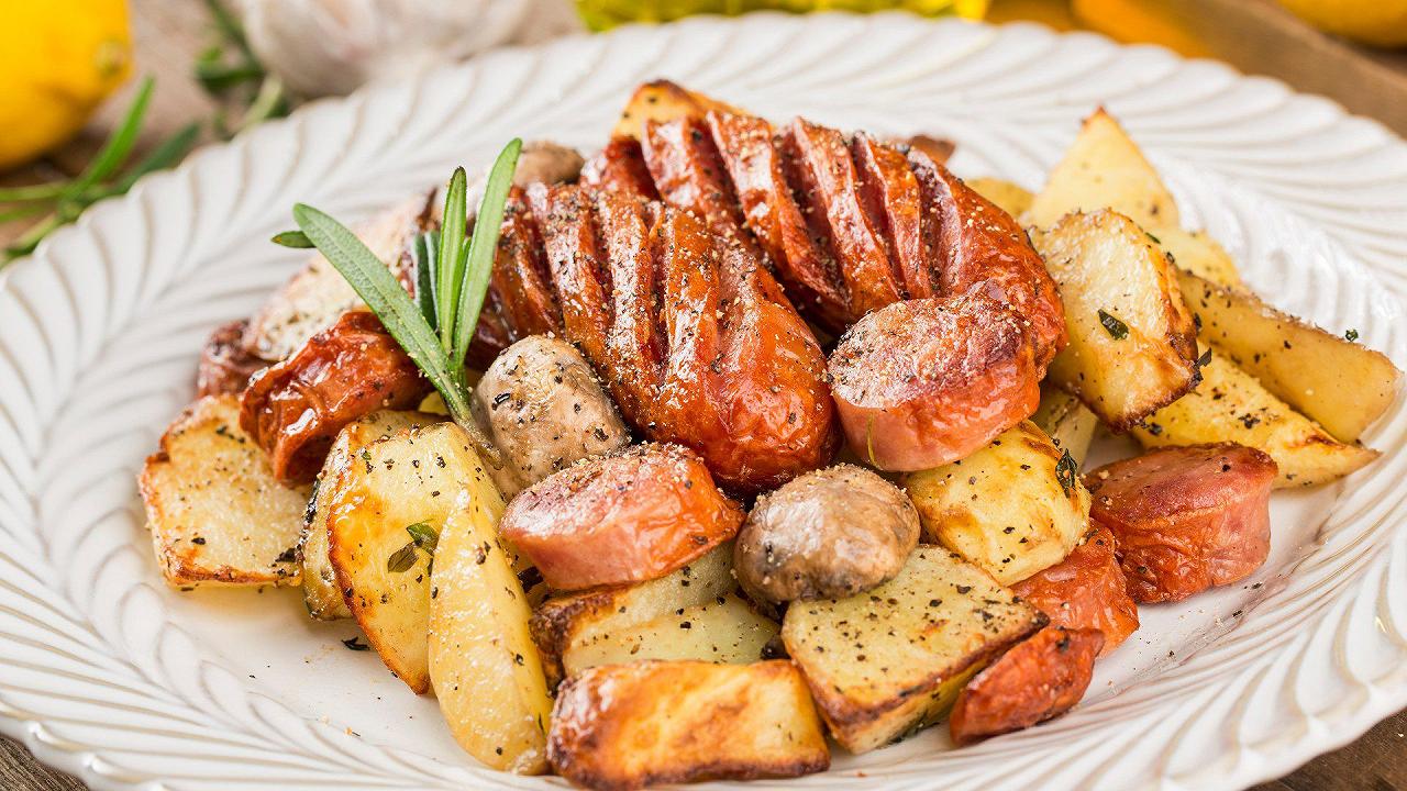 Wurstel e patate, il secondo piatto tipico dei pub austriaci