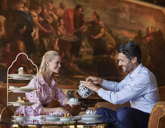 Tè delle cinque al Tiepolo Bar del Rome Cavalieri