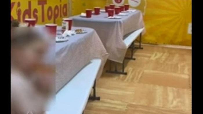 USA: la bambina che mangia la pizza da sola per il suo compleanno dimostra che forse sbagliamo noi