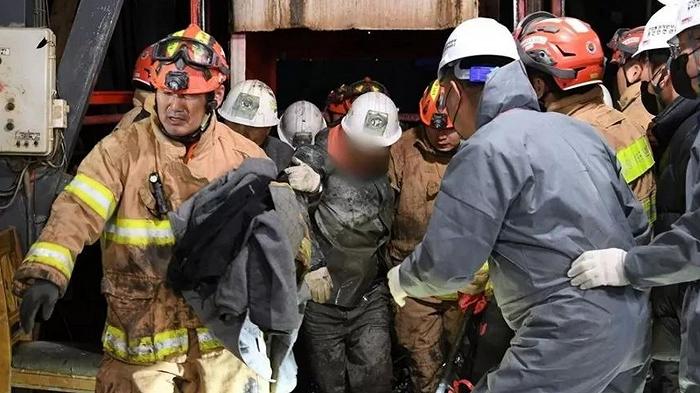 Corea del Sud, due minatori intrappolati sopravvivono nove giorni mangiando polvere di caffè