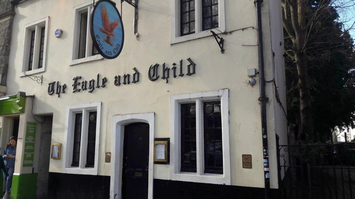 Eagle and Child pub, esterno