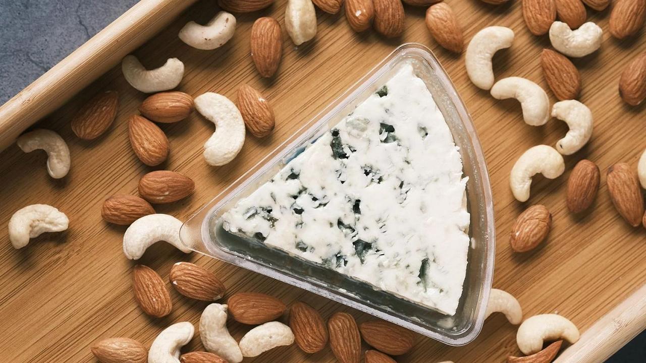 Formaggio plant-based: un mercato in costante espansione, varrà 7 miliardi  di dollari entro il 2030 - VEGANOK