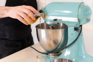 olio aggiunto all'impasto in planetaria