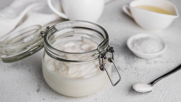 ricetta maionese senza uova in un barattolo