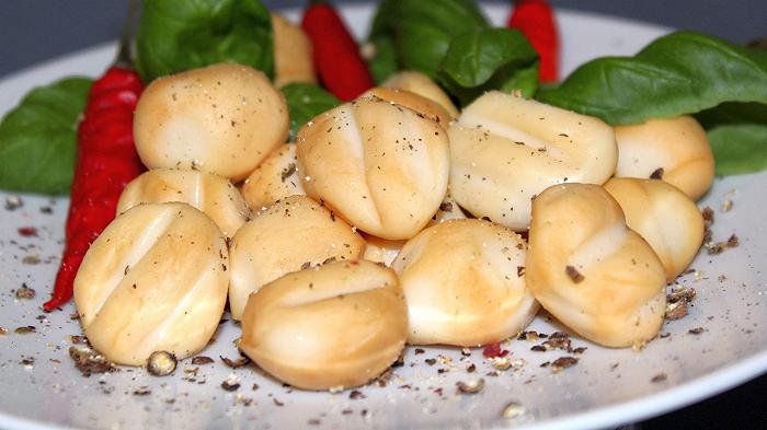 Formaggio a pasta filata affumicata di Merivio e Scerì: richiamo per rischio fisico