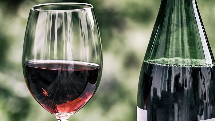 La bottiglia di vino da 75 ha fatto il suo tempo? Il fondatore di Coravin sostiene di sì