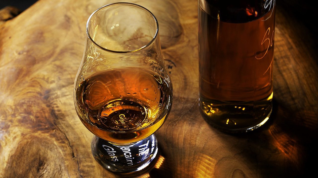 Ab InBev: il colosso della birra si lancia nel segmento del whisky