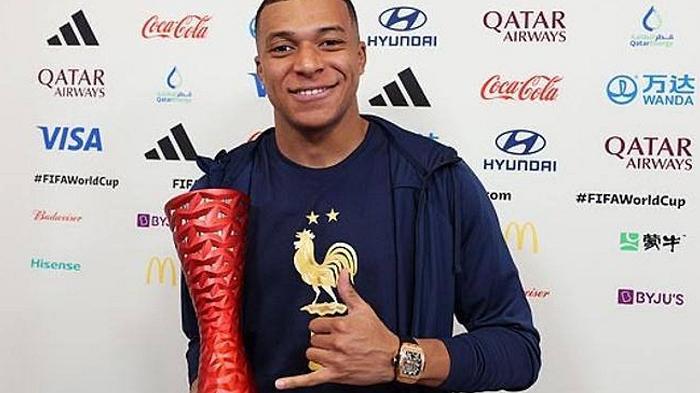 Mondiali in Qatar: perché Kylian Mbappé ha nascosto lo sponsor della birra?