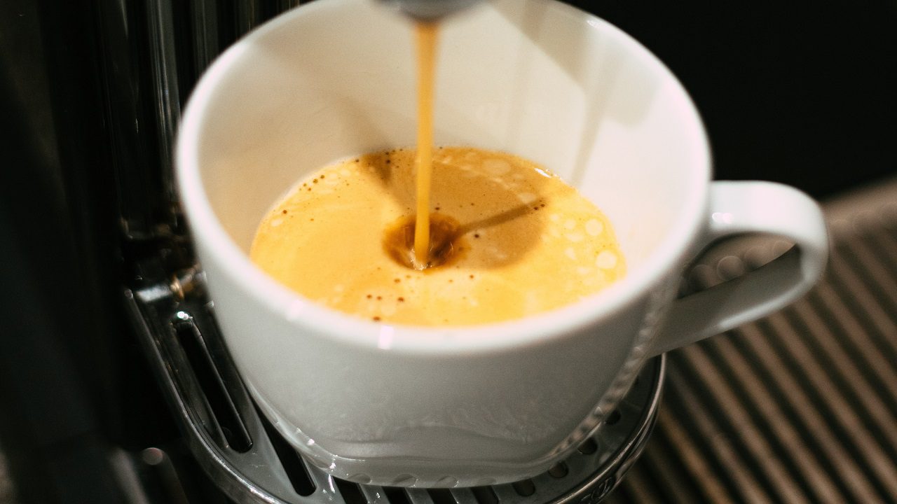 Caffè: chi lo beve regolarmente “ha la pressione più bassa”, svela uno studio italiano