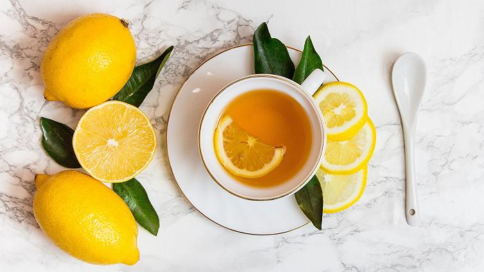Canarino, la ricetta della bevanda digestiva con limone e alloro