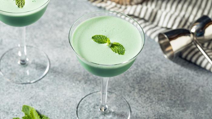 Grasshopper cocktail, la ricetta originale del drink per farlo a casa