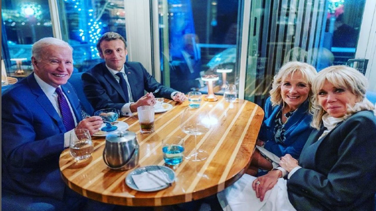 Joe Biden, Emmanuel Macron e consorti pizzicati a cena al ristorante italiano Fiola Mare