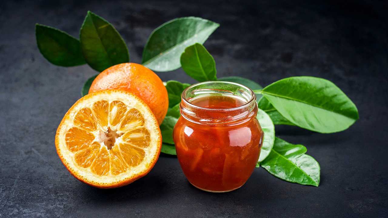 Marmellata di arance amare senza zucchero, una ricetta anti-fame
